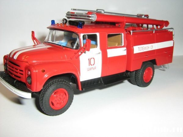 Модель пожарного автомобиля АЦ-40(130)63Б