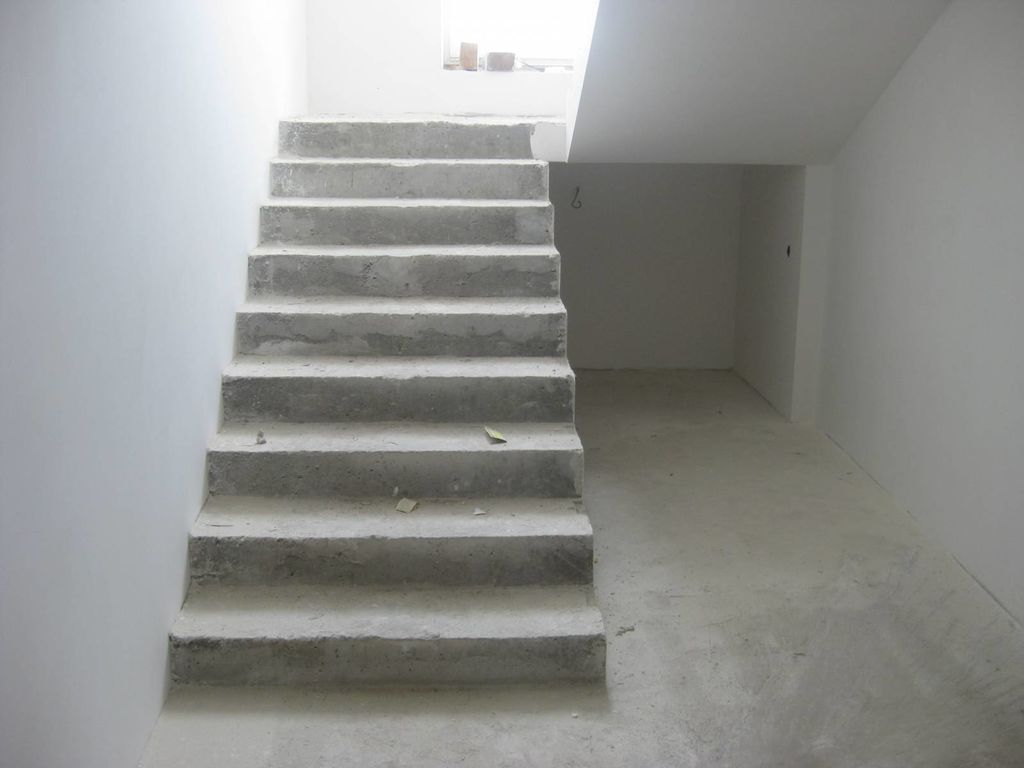 Изготовление бетонных лестниц