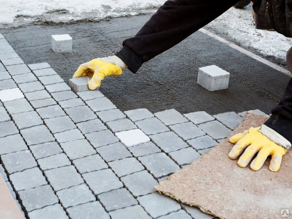 укладка тротуарной плитки на цемент