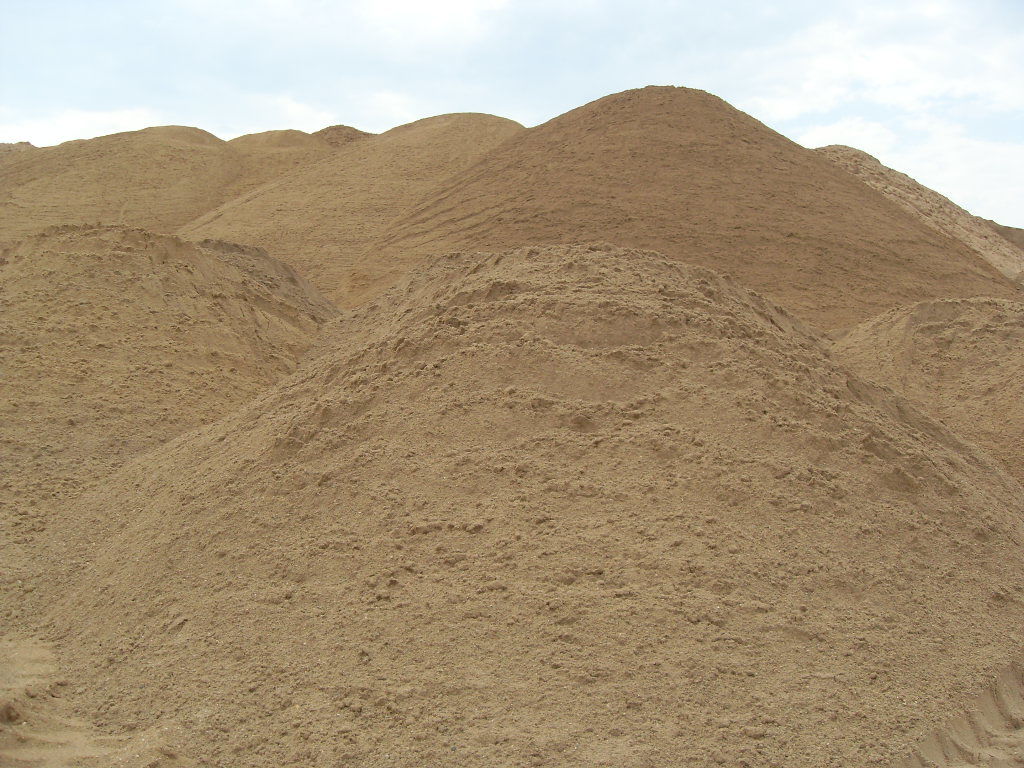 Сколько стоит машина песка с доставкой. Песок Речной мытый. Песок строительный карьерный. Песок сеяный. Песок карьерный мытый.