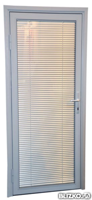 Дверь межкомнатная алюминиевая со стеклянным заполнением FST