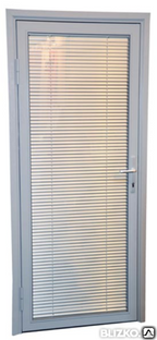 Алюминиевая межкомнатная дверь с стеклянным заполнением Дверь межкомнатная алюминиевая с стеклянным заполнением 