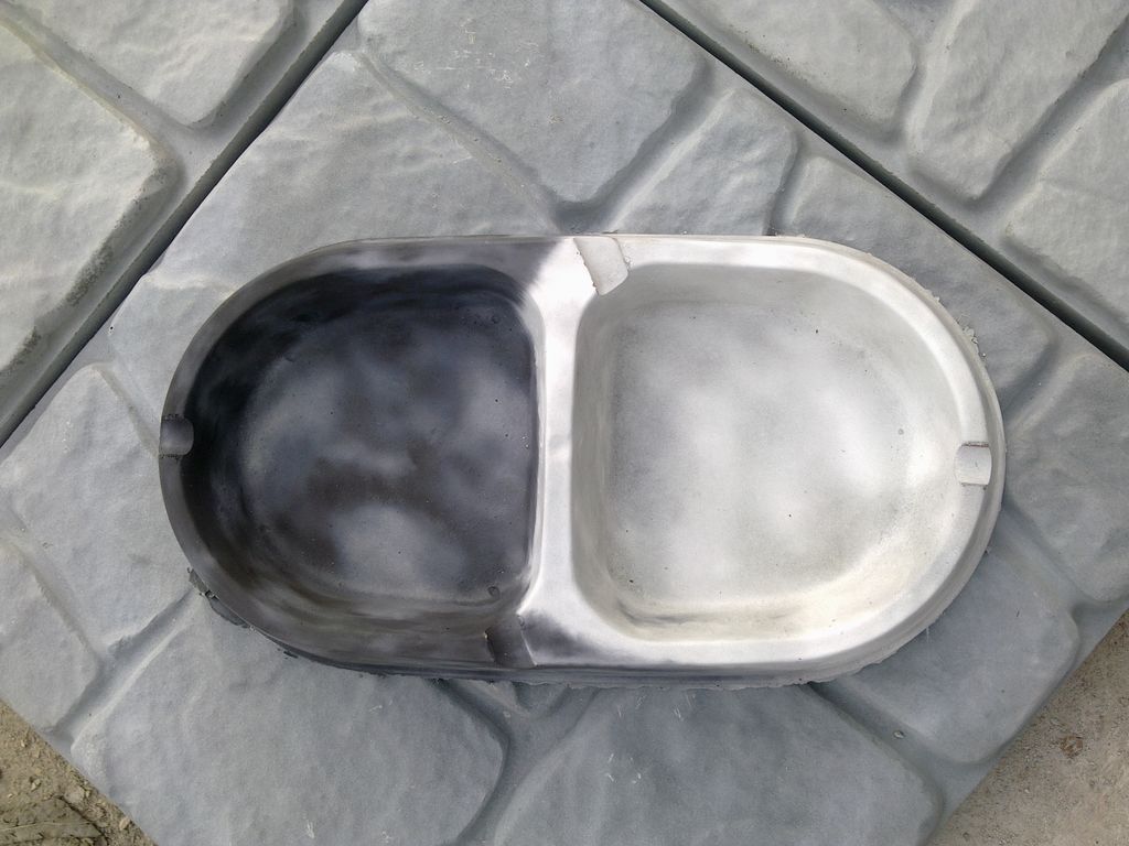 Двухцветная бетонная миска для кошки в мраморном цвете 5