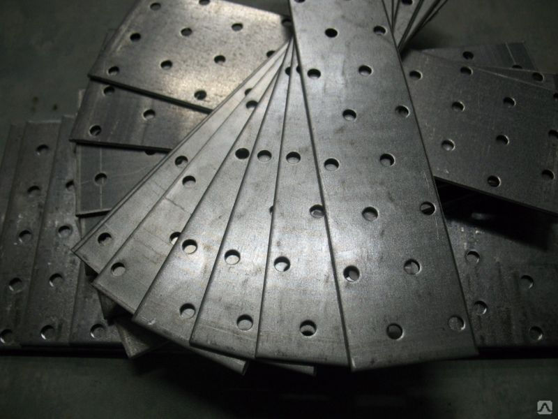Пластины крепежные стальные ГОСТ 7798-70 металлик