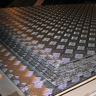 Лист алюминиевый рифленый 3х1500х3000 мм квинтет